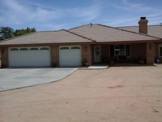 8207 Minstead Ave, Hesperia, CA 92345-7025