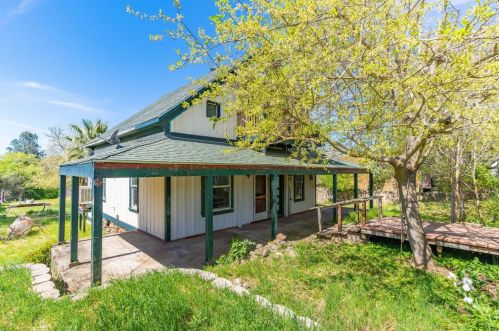 11780 Main St, Valley Springs, CA 95252-9028