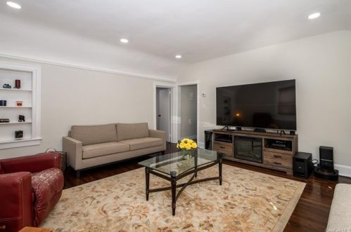 86 Parkway Cir, Scarsdale NY  10583-5420 exterior