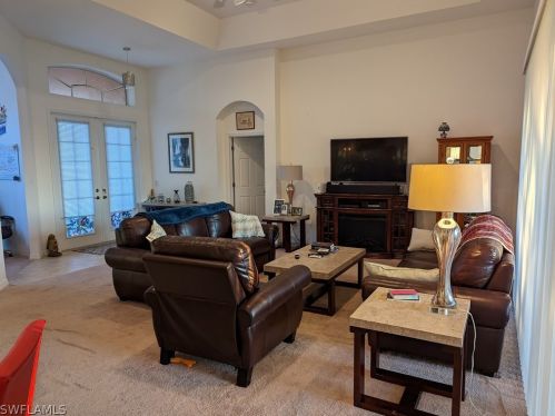 938 5th Pl, Cape Coral FL  33990-2828 exterior