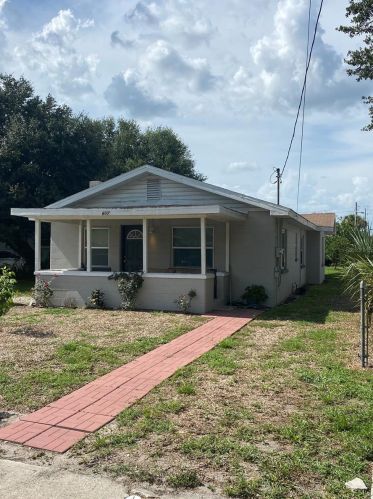 607 Sears Ave, Winter Haven, FL 33881-1745