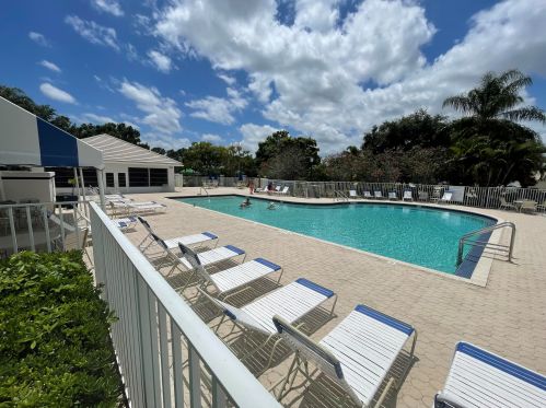 1244 Sun Terrace Cir, Fort Pierce FL  34986-1808 exterior