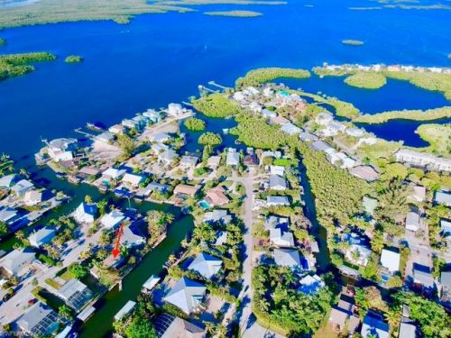 14 Pepita St, Fort Myers Beach, FL 33931-4207