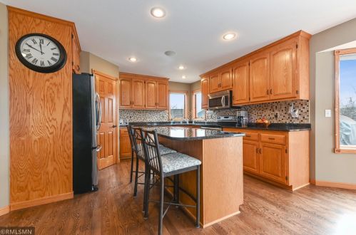 1306 16th Ave, Columbus MN  55025 exterior