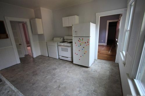 22 Columbia St, Ansonia CT  06401-2403 exterior