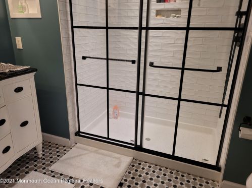 433 Mowat Cir, Trenton NJ  08690-3220 exterior