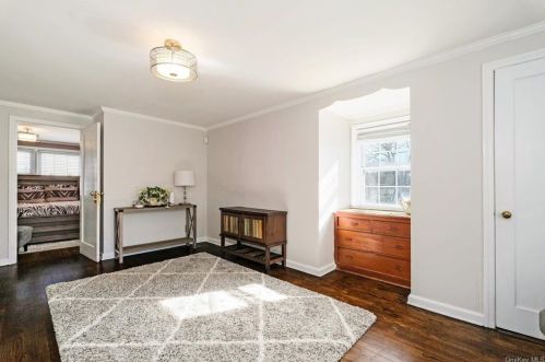 22 Randolph Rd, White Plains NY  10607-1516 exterior