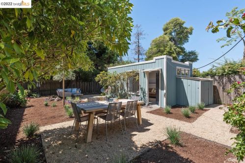 2718 Russell St, Berkeley CA 94705-2333 exterior