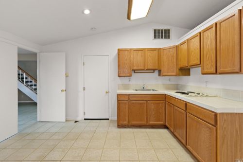 412 Turner Dr, Benicia CA  94510-1413 exterior