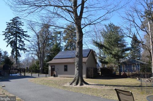 205 Lippincott Ave, Riverton NJ  08077-1309 exterior