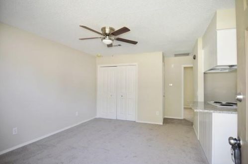 713 Pleasant Manor Ave, Burleson TX  76028-6547 exterior