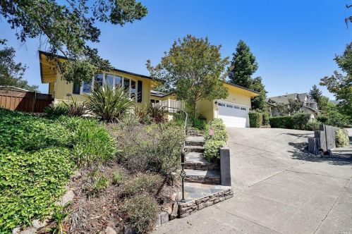 5753 Desoto Dr, Santa Rosa, CA 95409-4301