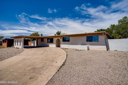 9241 Dolores St, Tucson, AZ 85730-2132
