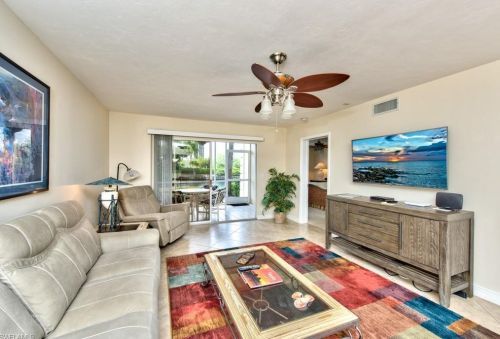 380 Horse Creek Dr, Naples, FL 34110-6000