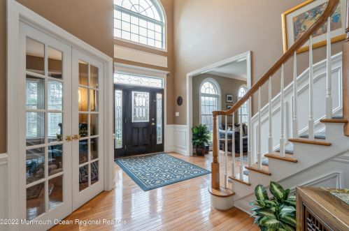 1 Vail Ln, East Freehold NJ  07728-8487 exterior