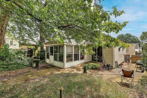 145 Urban Ave, North Providence RI  02904-4930 exterior