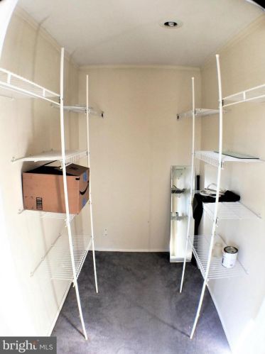 20 Loudoun St, Lovettsville VA  20180-8510 exterior