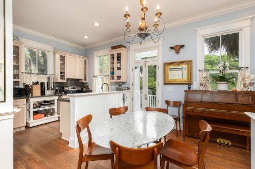 75 Sowell St, Mount Pleasant SC  29464-2660 exterior