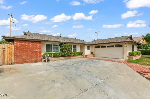 45 Almond Ave, Oak View, CA 93022-9232