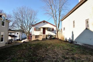 325 Locust Ln, Newport, KY 41073-1410