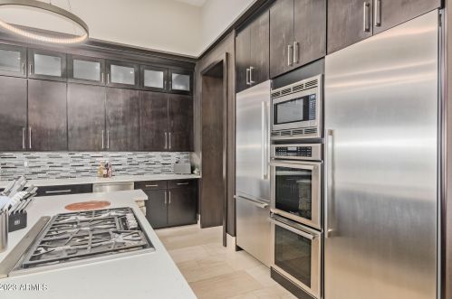 9710 Palisades Blvd, Scottsdale AZ 85268-2755 exterior