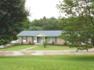 965 Gratton Rd, Clarksville, TN 37043-2504