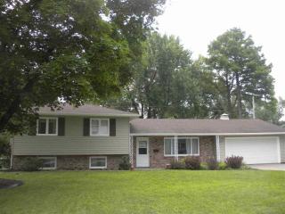 2241 Avalon Ct, Panarama Park, IA 52722-3142