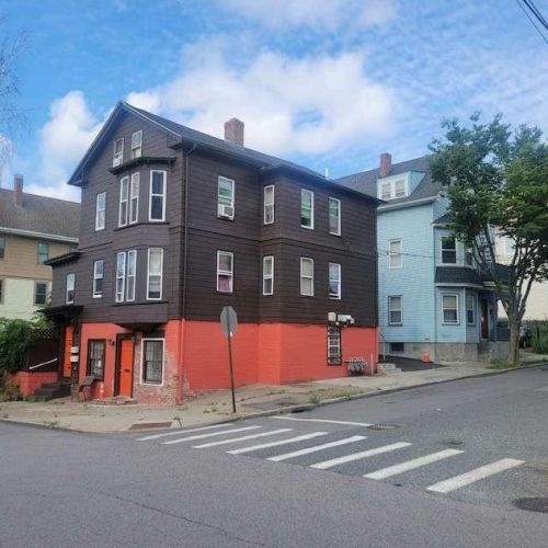 114 Jewett St, Providence, RI 02908-4909