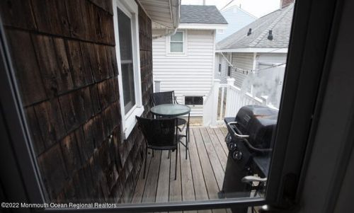 224 Ocean Ave, Point Pleasant Beach NJ  08742-3155 exterior