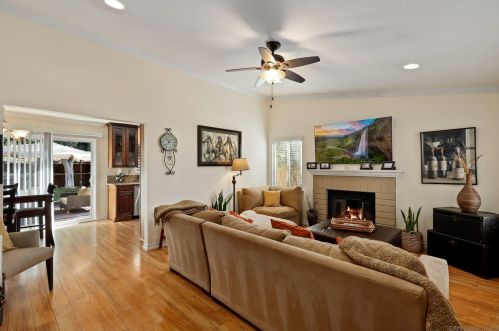 11002 Shy Bird Ln, San Diego, CA 92128-4018
