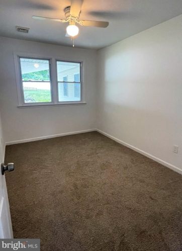 124 Hannold Blvd, West Deptford NJ  08096-1815 exterior