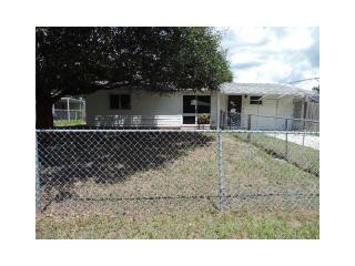 2941 Poplar St, Sarasota, FL 34237-7323