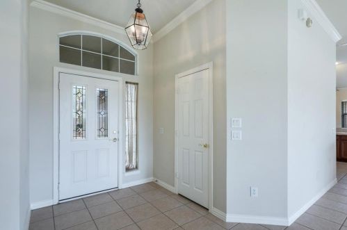 11313 Southerland Dr, Denton TX  76207-8693 exterior