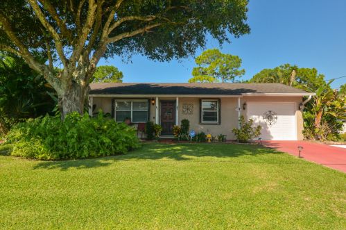 534 Kingston St, Fort Pierce, FL 34983-8640