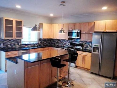 252 Franklin Ave, Cliffside Park NJ  07010-2602 exterior