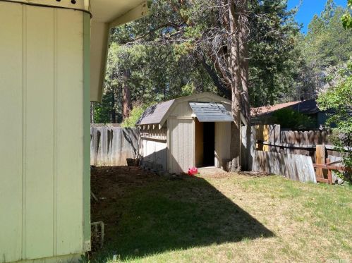 2337 Oregon Ave, South Lake Tahoe CA  96150-7118 exterior