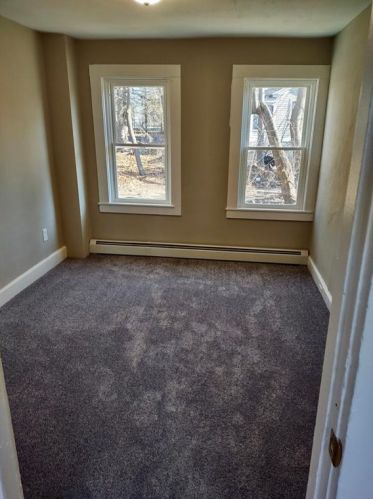 196 Greenwich Ave, Warwick RI  02886-1601 exterior
