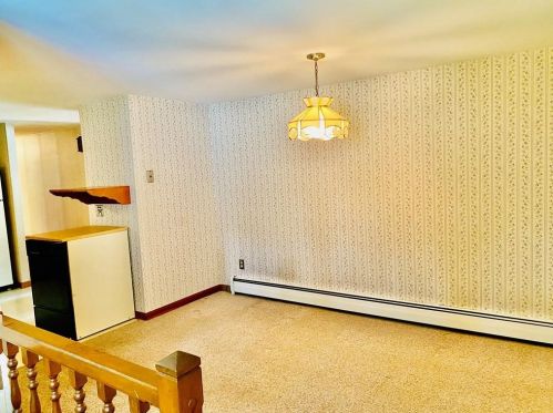 90 Briggs Ln, Tiverton RI  02878-2406 exterior