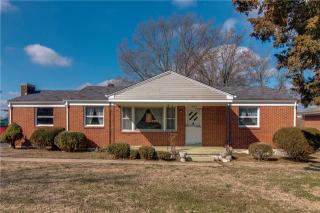 1804 Wedgewood Dr, Columbia, TN 38401-5152