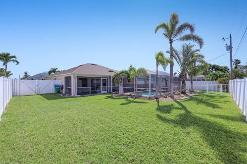 153 27th Ter, Cape Coral, FL 33904-2730