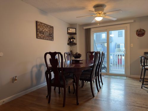 39 Bluestone Dr, Nashua NH  03060-6824 exterior