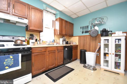 816 7th Ave, Prospect Park, PA 19076-2303