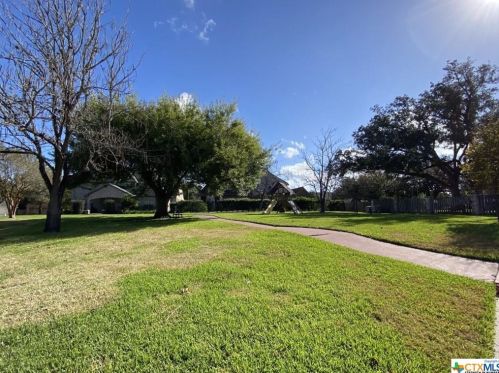 6 Cotswold Ln, Victoria TX  77904-1680 exterior
