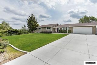 2450 Seneca Dr, Reno, NV 89506-9111