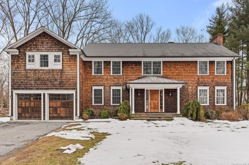 149 Old Stone Hill Rd, Scotts Corners, NY 10576-1519