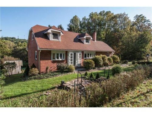 235 Klein Rd, Glenshaw, PA 15116-3015