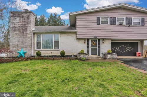 328 4th St, Shoemakersville, PA 19555-1518
