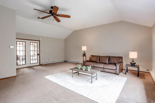 8 Thunder Ridge Rd, Sandy Hook CT  06482-1643 exterior