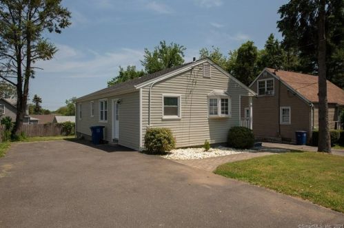 20 Myron Ave, Bridgeport CT  06606-4920 exterior