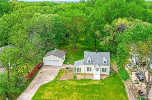 1709 Howard St, Saint Paul, MN 55109-4841